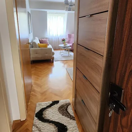 88 Self Check-in, Free Parking Appartement