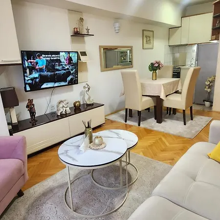 88, Self Check-in, Free Parking Apartment