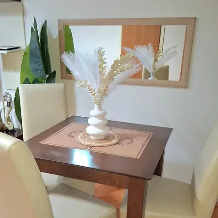 Apartment APARTMENT 88, SELF check-in, FREE parking *