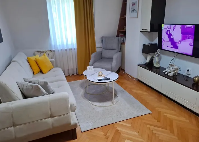 Apartment Apartment 88 Stylish & Cozy, Self Check-In, Free Parking *