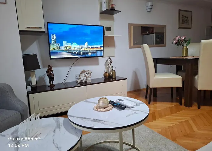 Apartment 88 Stylish & Cozy, Self Check-In, Free Parking סקופיה