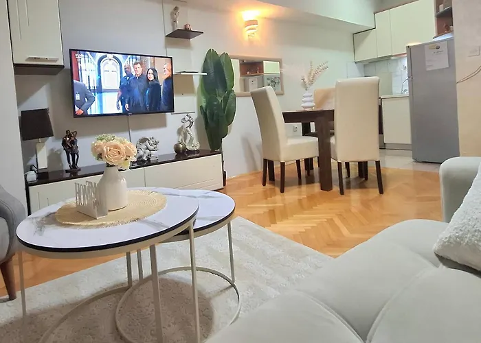 APARTMENT 88, SELF check-in, FREE parking Apartment Skopje